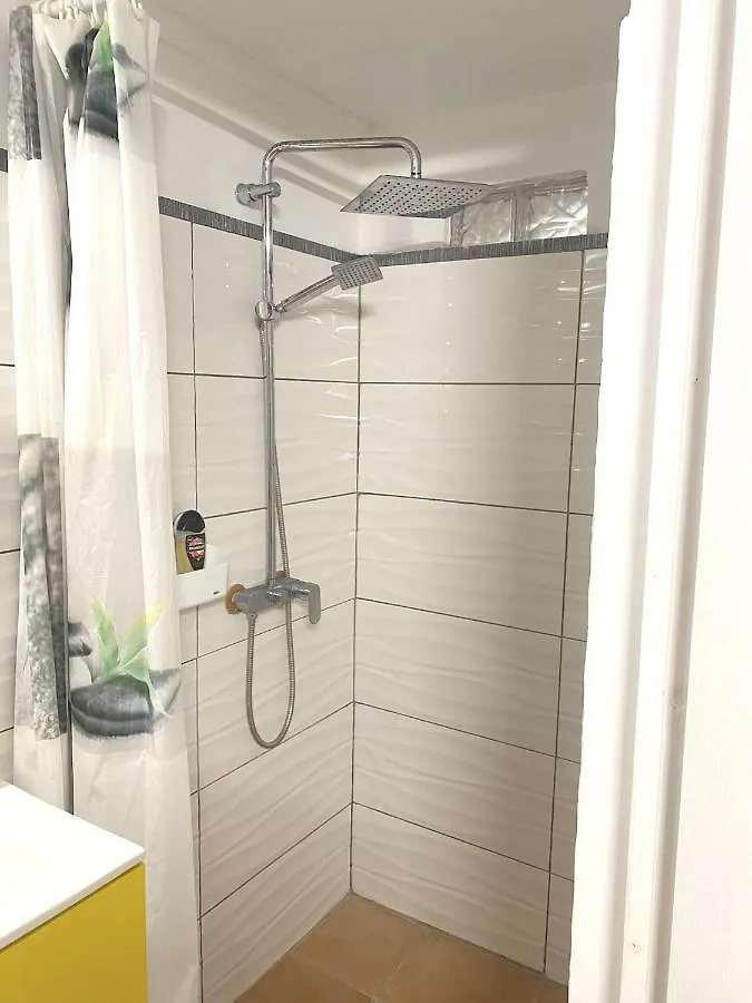 Studio Charmant Avec Vue Sur La Mer A Capesterre Belle Eau De 35 M²